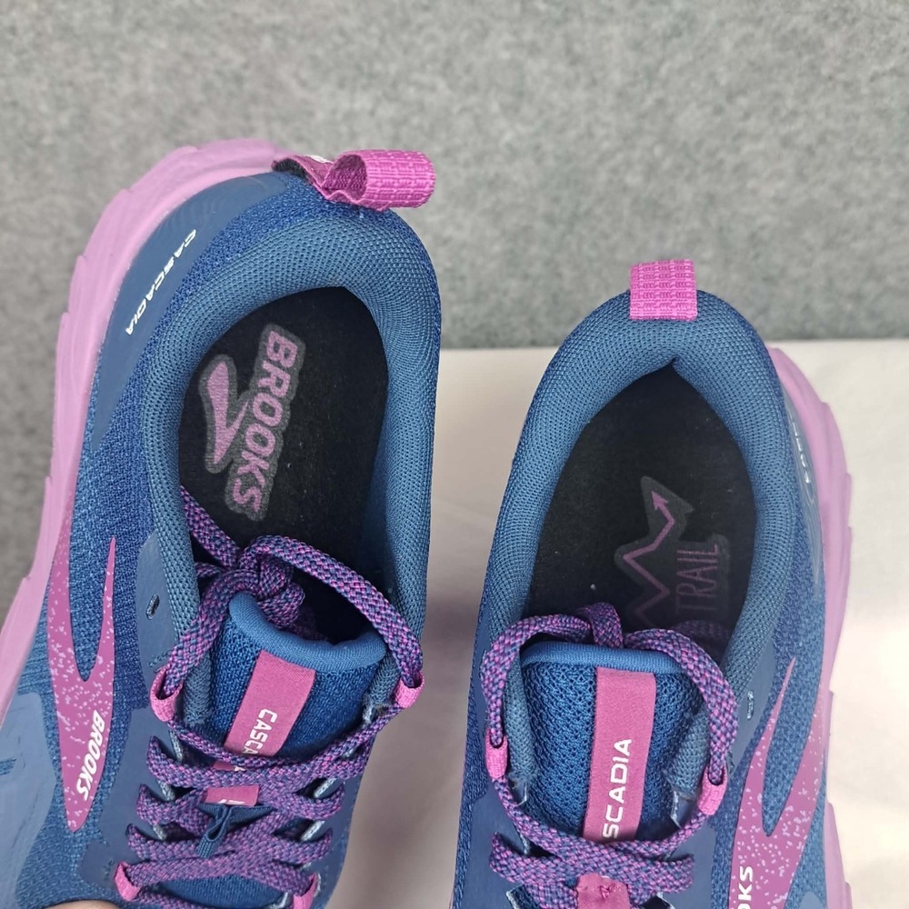 Brooks Cascadia 17 Athletic Running Shoe Womens Size 10 1203921B449 Blue - Picture 9 of 12